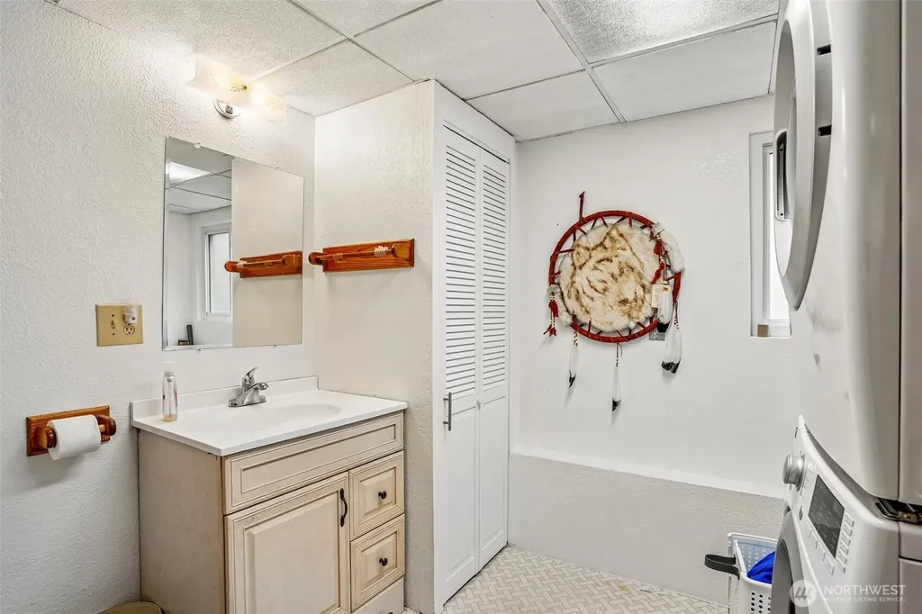 553 S 111th Street Seattle WA 98168