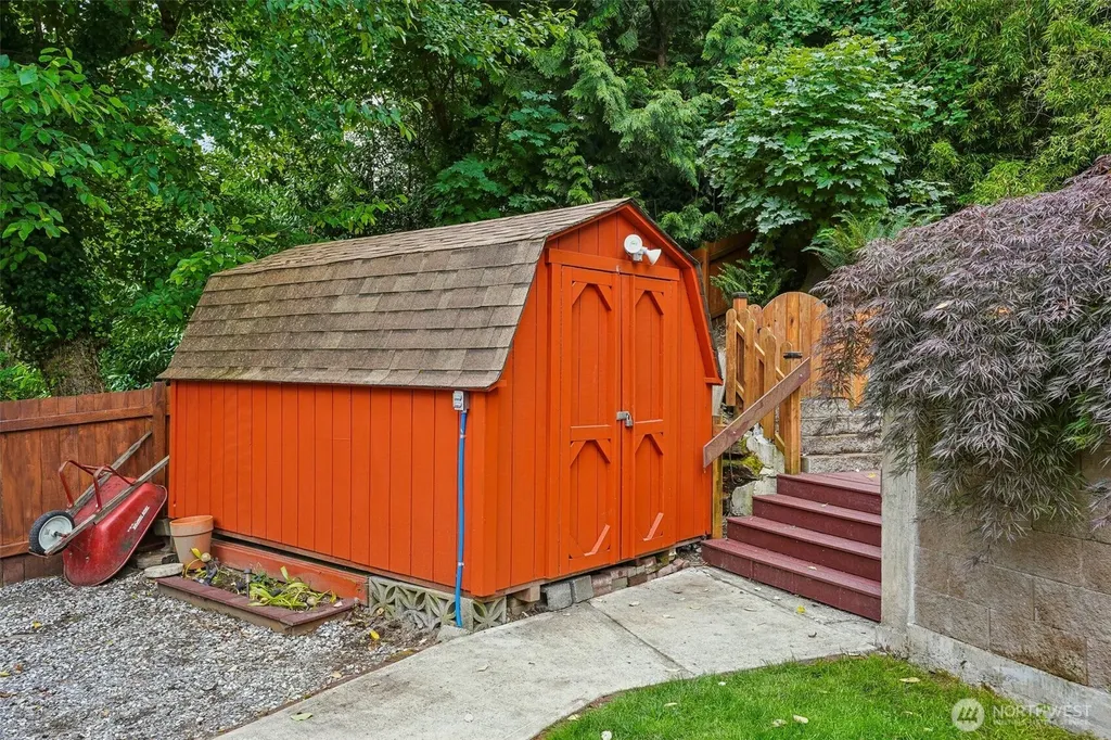 553 S 111th Street Seattle WA 98168