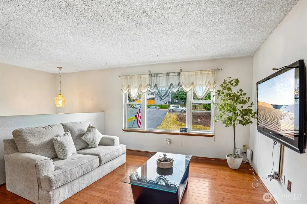 553 S 111th Street Seattle WA 98168