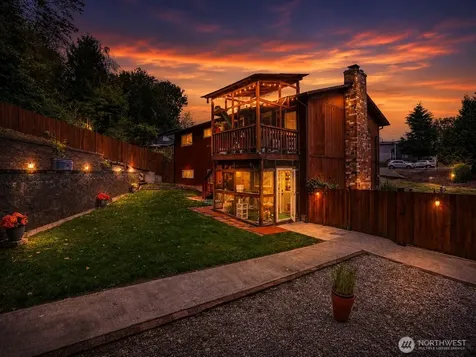 553 S 111th Street Seattle WA 98168