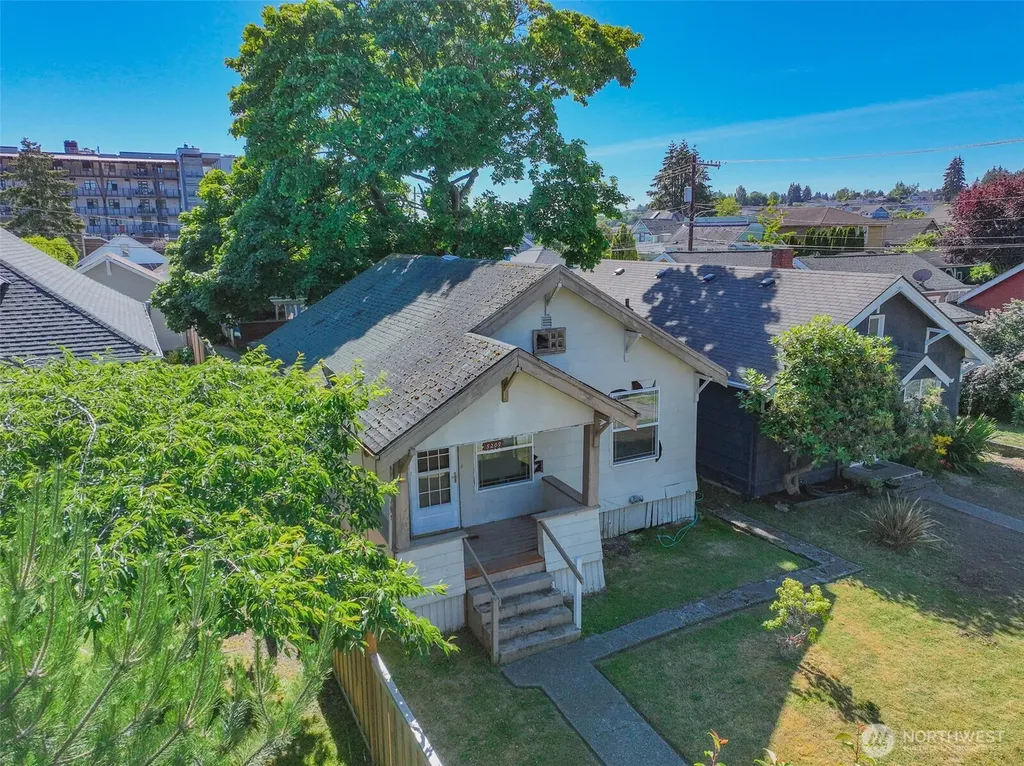 5209 N Winnifred Street Ruston WA 98407