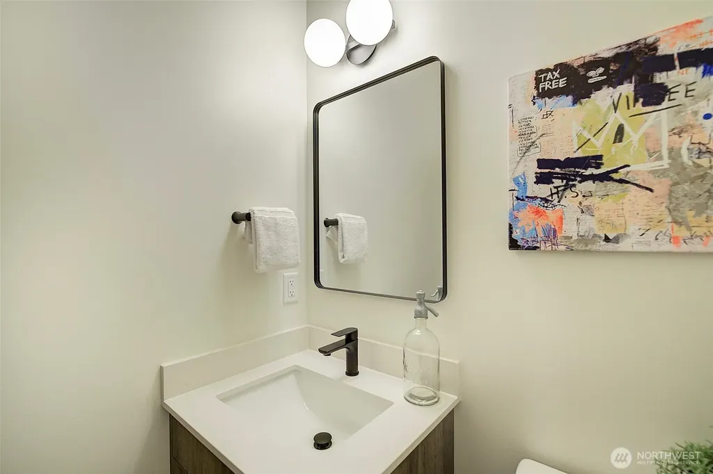 7912 34th Avenue SW Seattle WA 98126