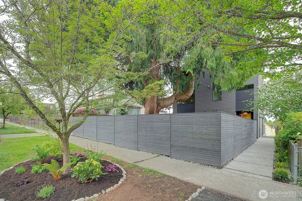 7912 34th Avenue SW Seattle WA 98126