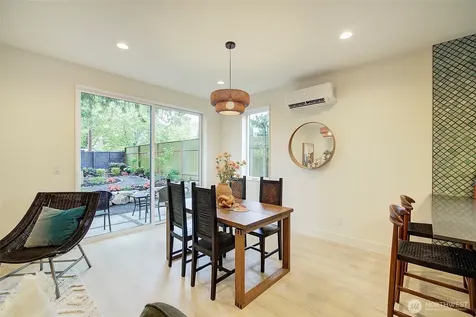 7912 34th Avenue SW Seattle WA 98126