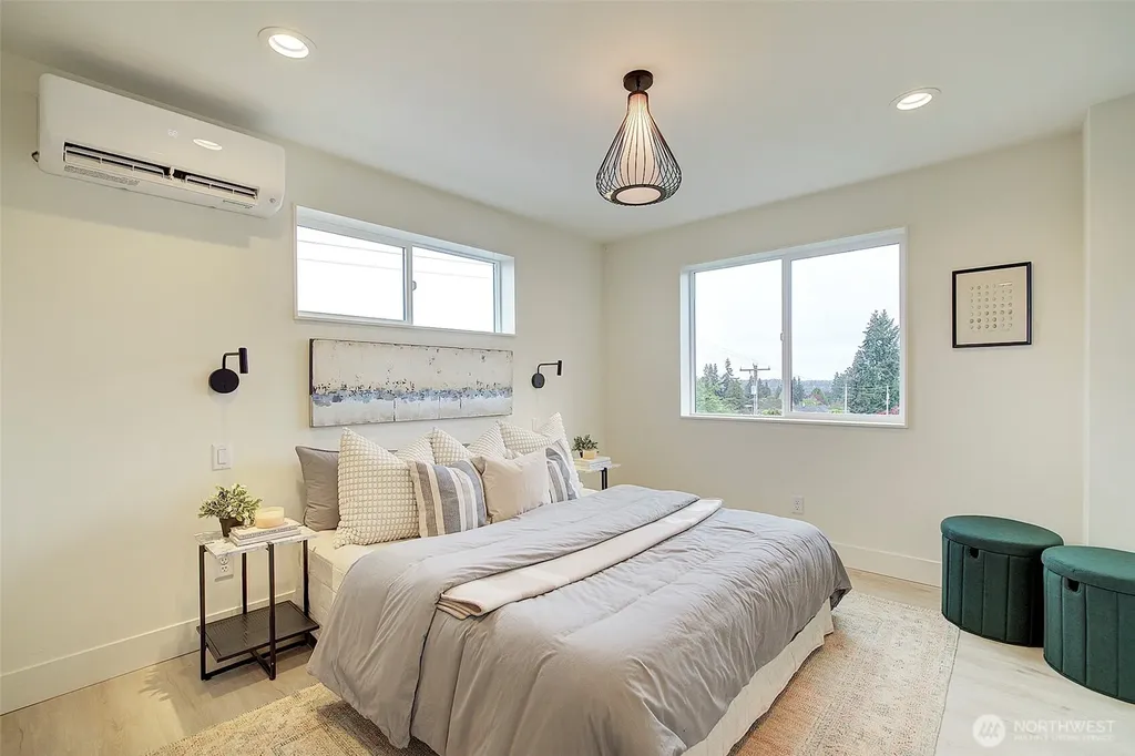 7912 34th Avenue SW Seattle WA 98126