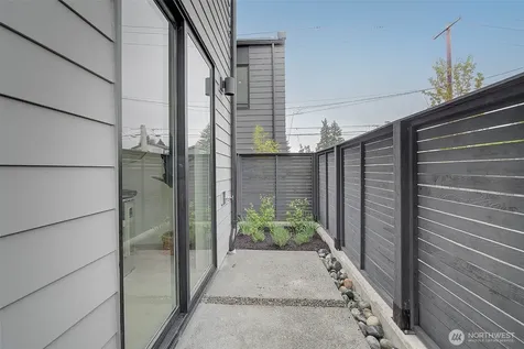 7912 34th Avenue SW Seattle WA 98126