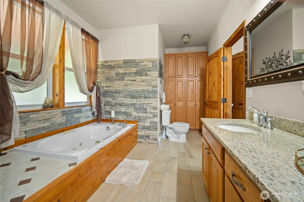 8008 My Way Sedro Woolley WA 98284