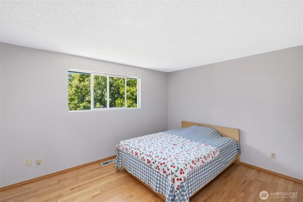 31229 10th Avenue S Federal Way WA 98003