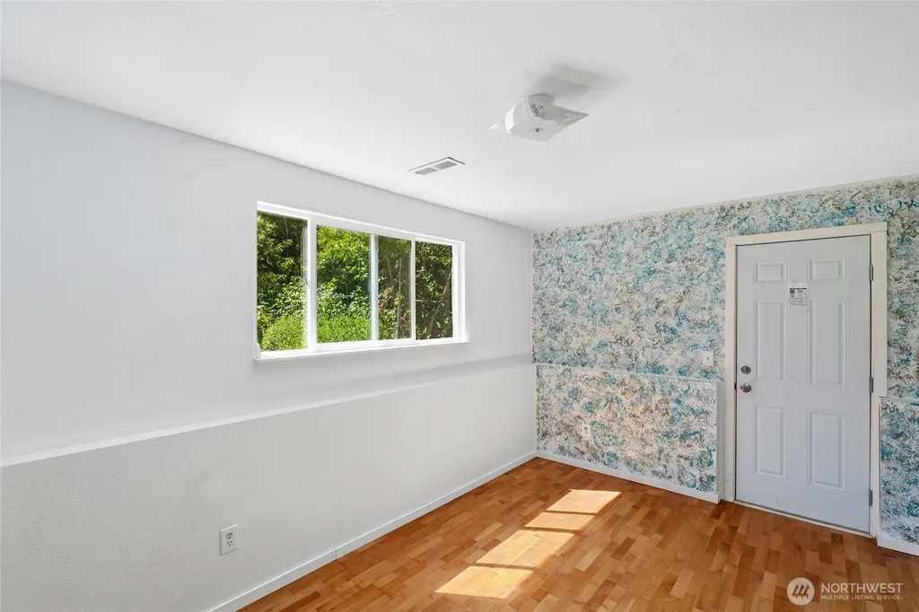 31229 10th Avenue S Federal Way WA 98003