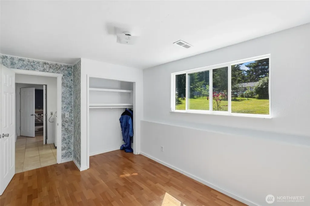 31229 10th Avenue S Federal Way WA 98003