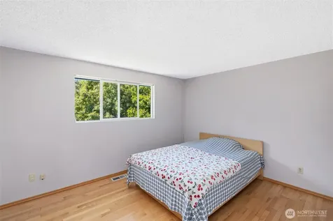 31229 10th Avenue S Federal Way WA 98003