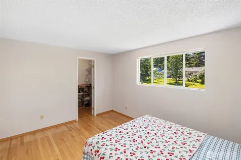 31229 10th Avenue S Federal Way WA 98003