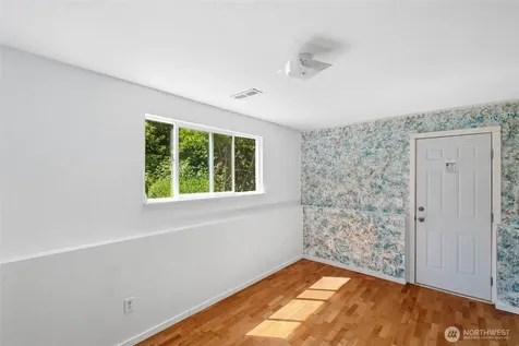 31229 10th Avenue S Federal Way WA 98003