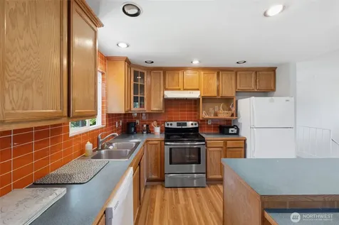 31229 10th Avenue S Federal Way WA 98003