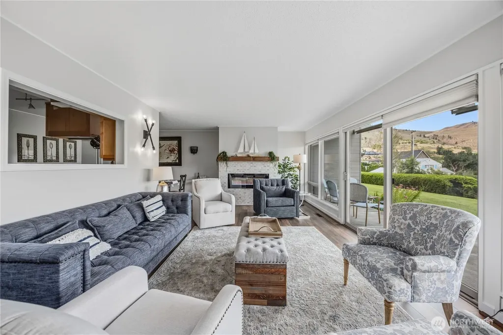 301 S 3rd Street Chelan WA 98816