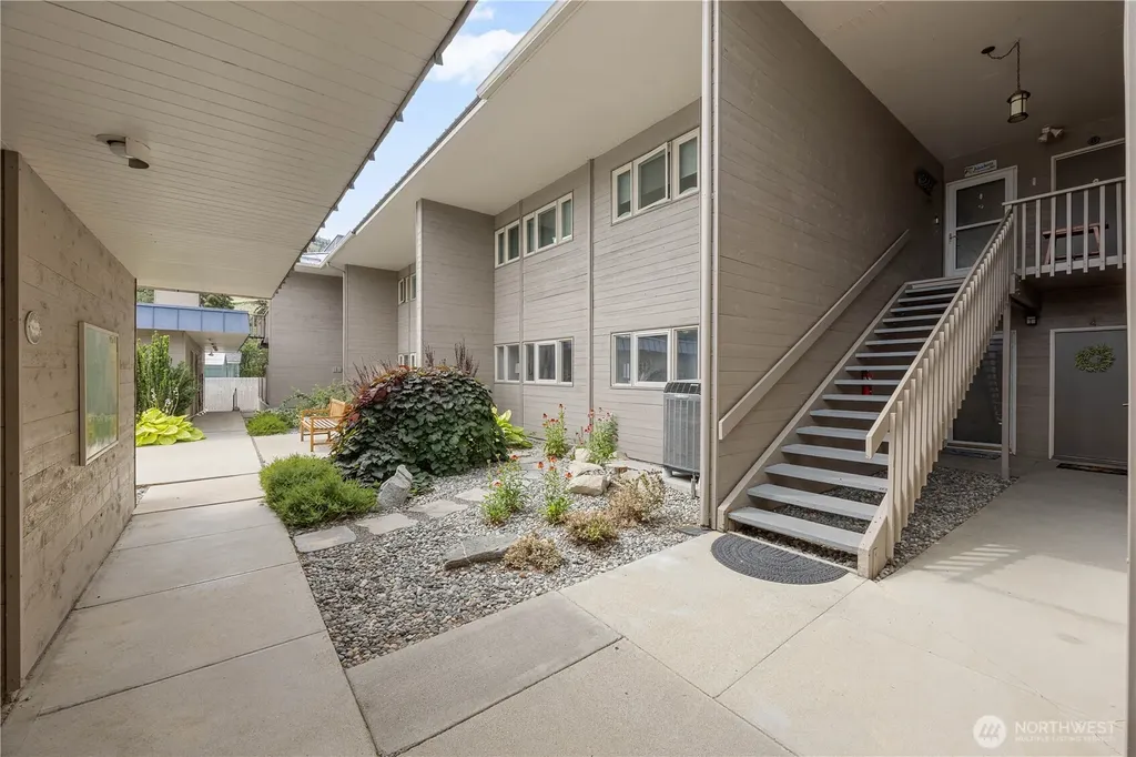 301 S 3rd Street Chelan WA 98816