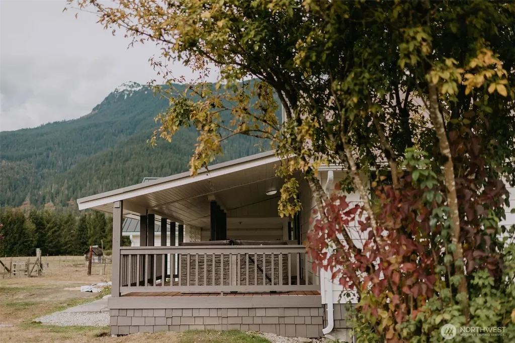 11610 Martin Road Rockport WA 98283