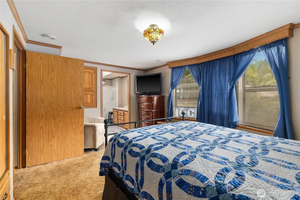 18289 E State Route 3 Allyn WA 98524