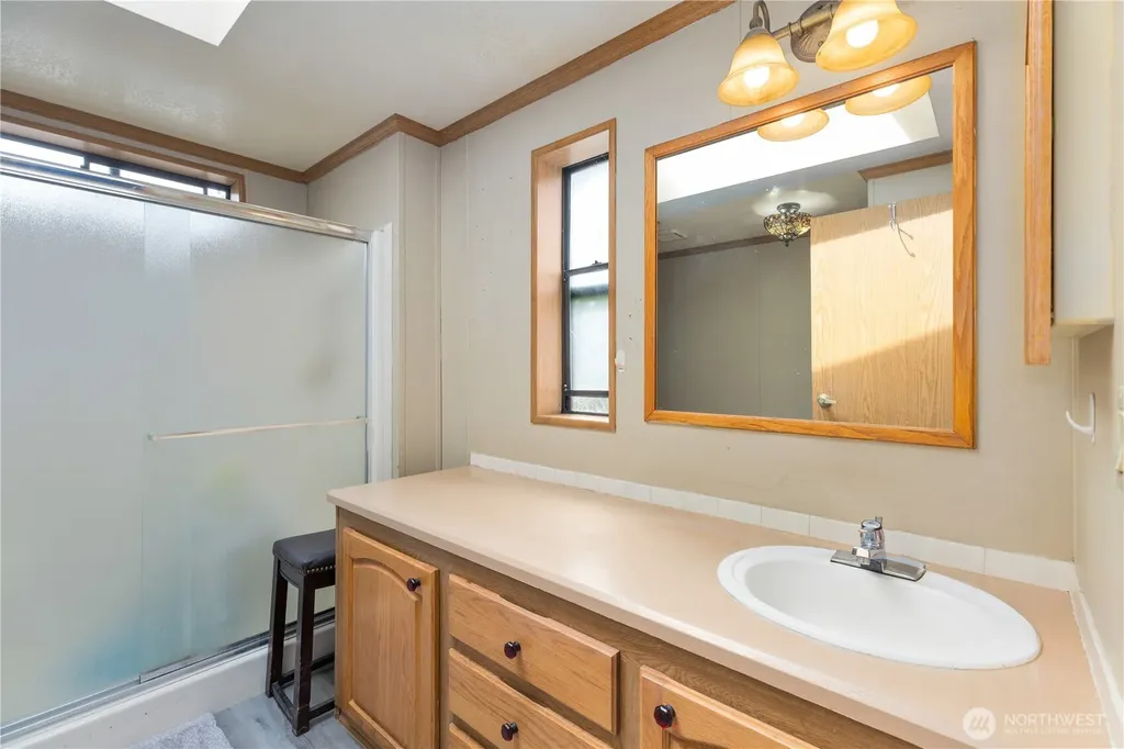 18289 E State Route 3 Allyn WA 98524
