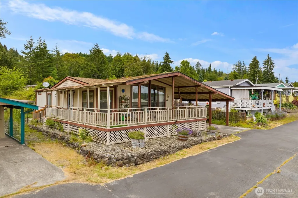 18289 E State Route 3 Allyn WA 98524