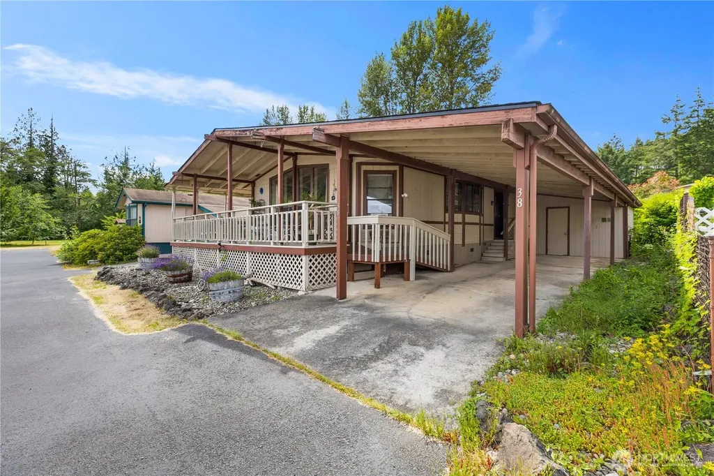 18289 E State Route 3 Allyn WA 98524