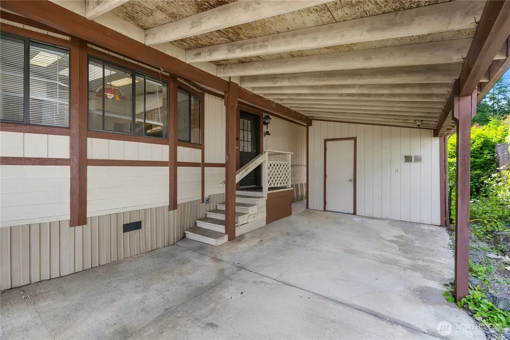18289 E State Route 3 Allyn WA 98524