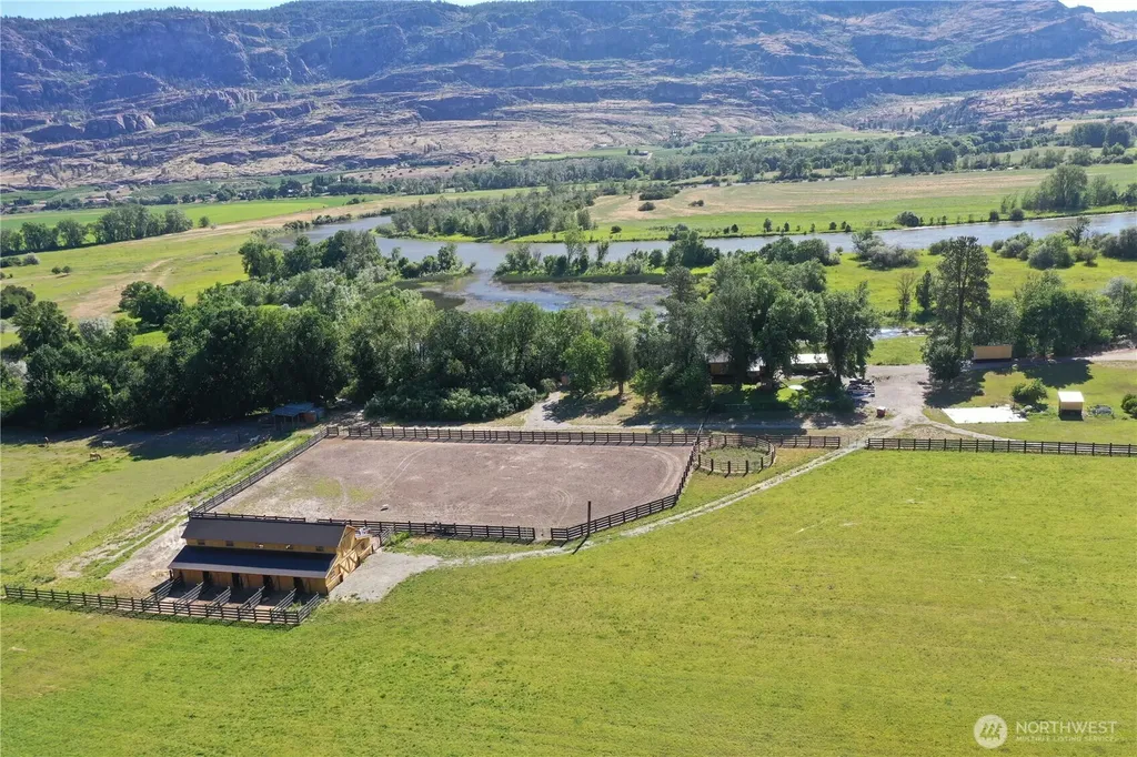 1650 Highway 7 Oroville WA 98844