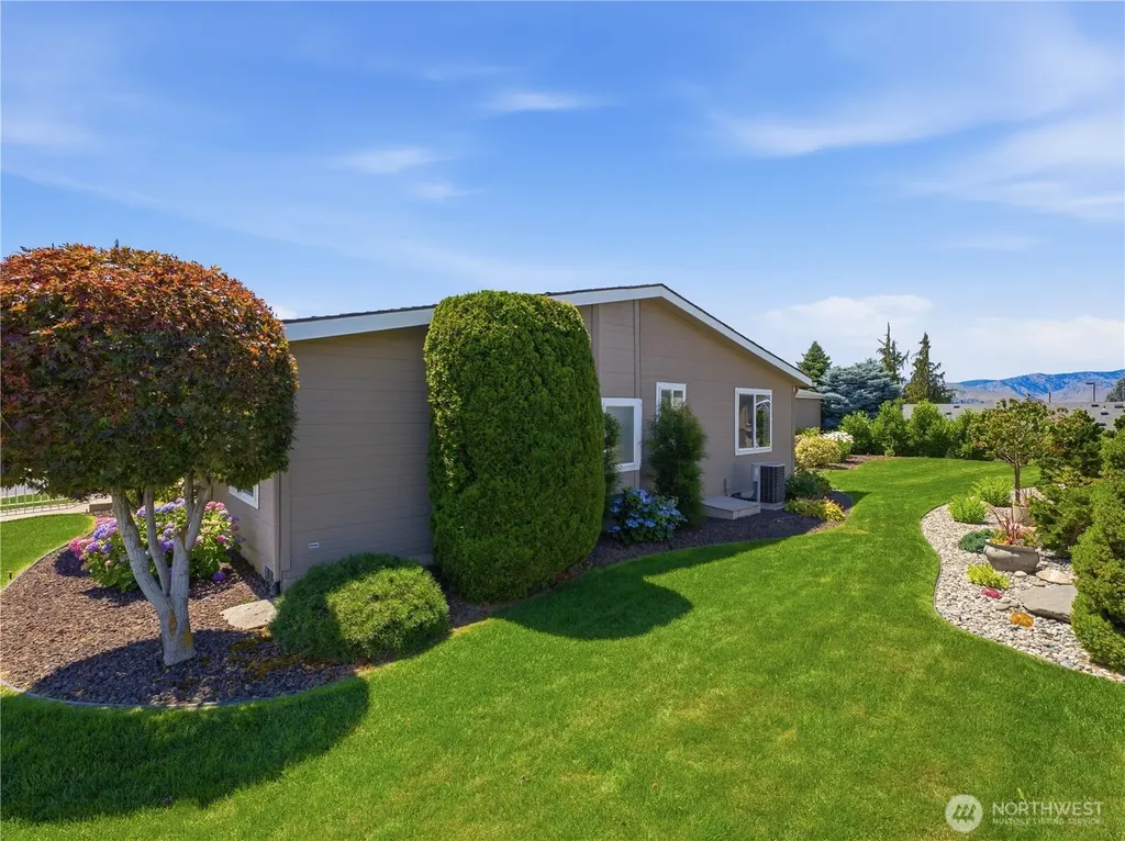 561 Sunday Drive East Wenatchee WA 98802