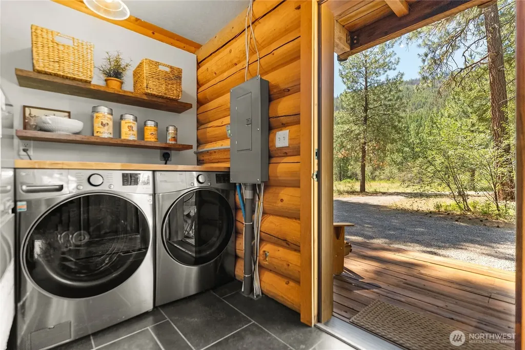 65 Mazama Pines Lane Mazama WA 98833
