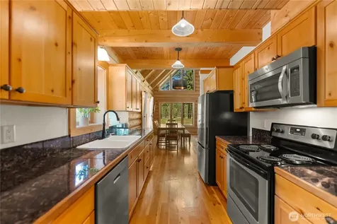 65 Mazama Pines Lane Mazama WA 98833
