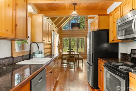 65 Mazama Pines Lane Mazama WA 98833