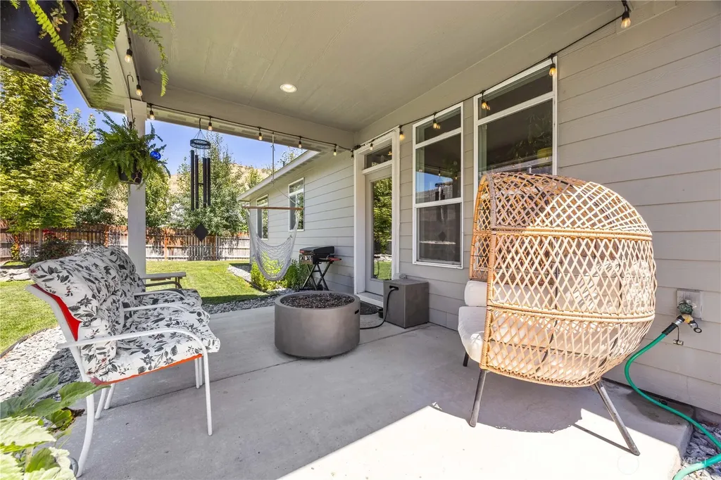 491 Spring View Place Chelan WA 98816