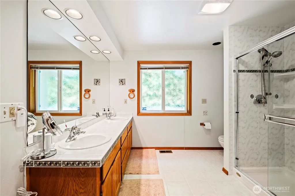 419 212th Avenue NE Sammamish WA 98074