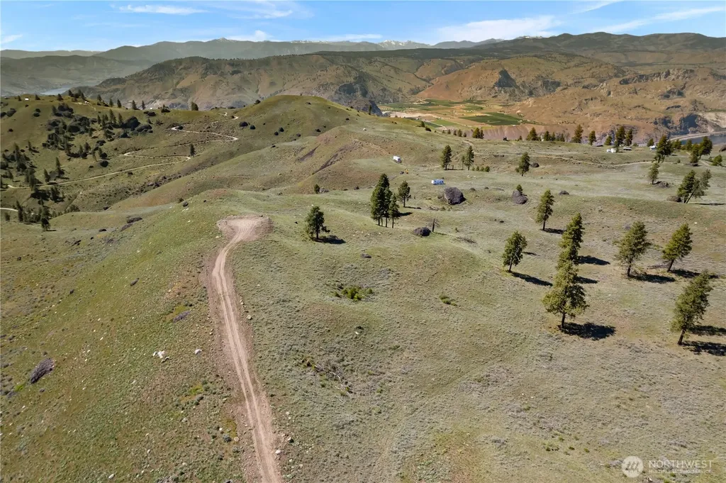 12 Columbia River Bluffs Road Chelan Falls WA 98858