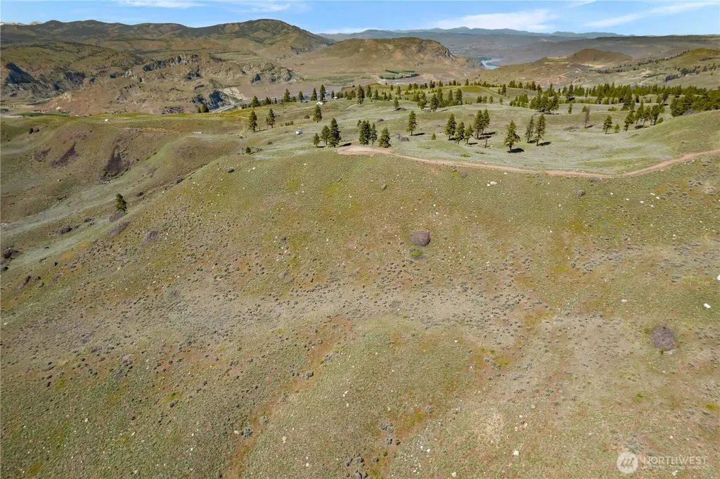 12 Columbia River Bluffs Road Chelan Falls WA 98858