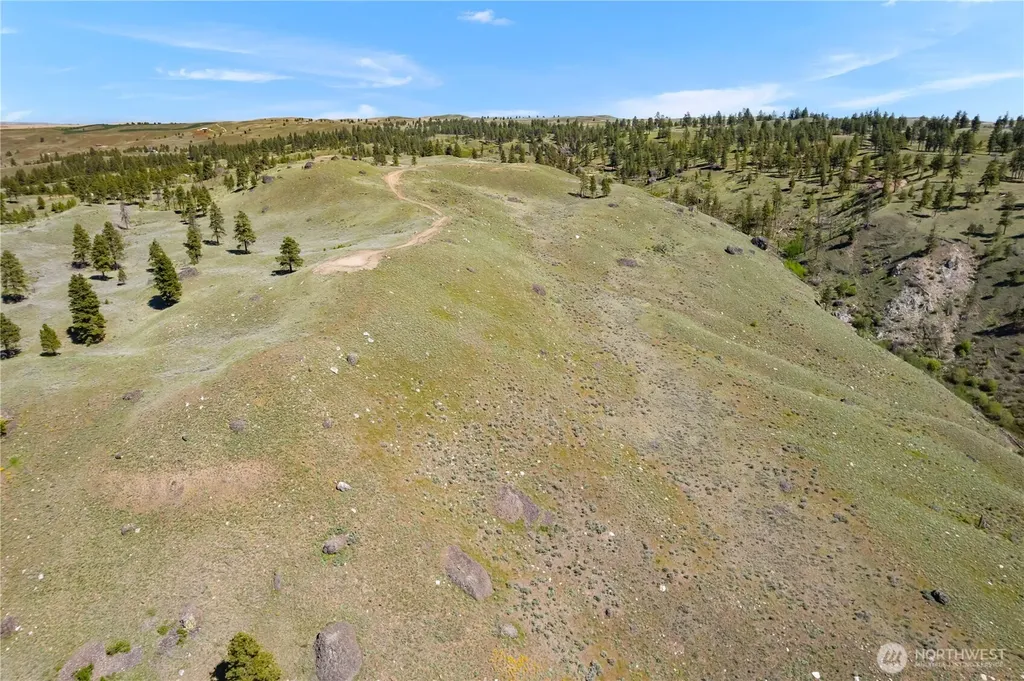 12 Columbia River Bluffs Road Chelan Falls WA 98858