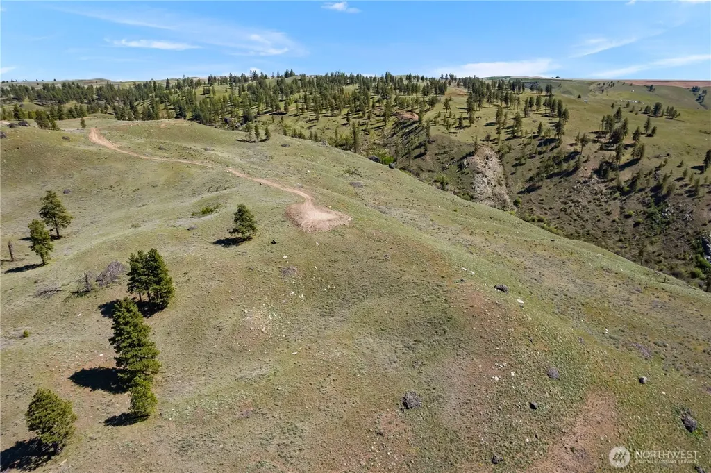 12 Columbia River Bluffs Road Chelan Falls WA 98858