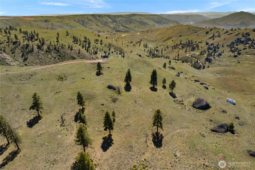 12 Columbia River Bluffs Road Chelan Falls WA 98858