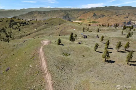 12 Columbia River Bluffs Road Chelan Falls WA 98858