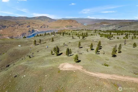 12 Columbia River Bluffs Road Chelan Falls WA 98858