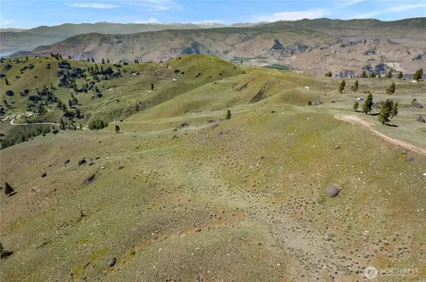 12 Columbia River Bluffs Road Chelan Falls WA 98858