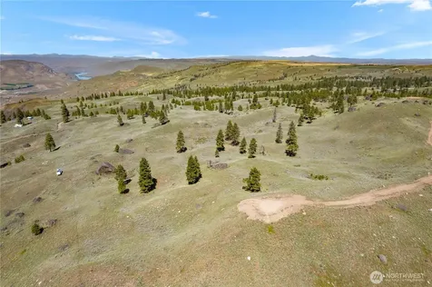 12 Columbia River Bluffs Road Chelan Falls WA 98858