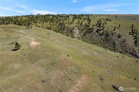 12 Columbia River Bluffs Road Chelan Falls WA 98858