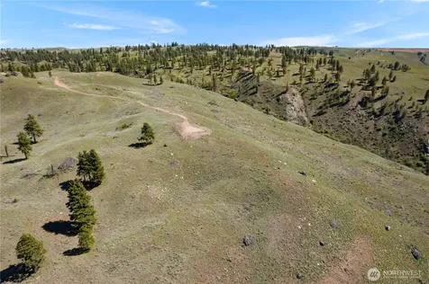 12 Columbia River Bluffs Road Chelan Falls WA 98858