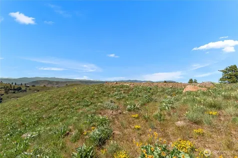 12 Columbia River Bluffs Road Chelan Falls WA 98858