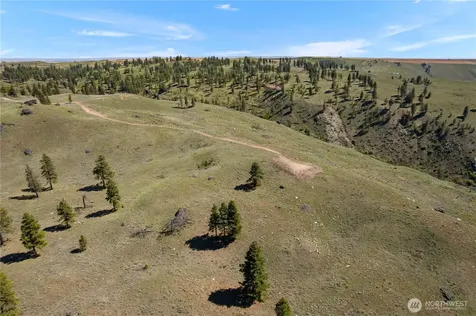 12 Columbia River Bluffs Road Chelan Falls WA 98858