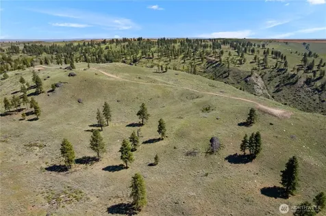 12 Columbia River Bluffs Road Chelan Falls WA 98858