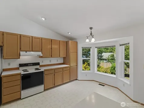 6211 145th Street SE Everett WA 98208