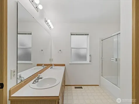 6211 145th Street SE Everett WA 98208