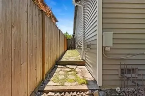 6211 145th Street SE Everett WA 98208